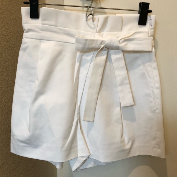white paperbag waist shorts